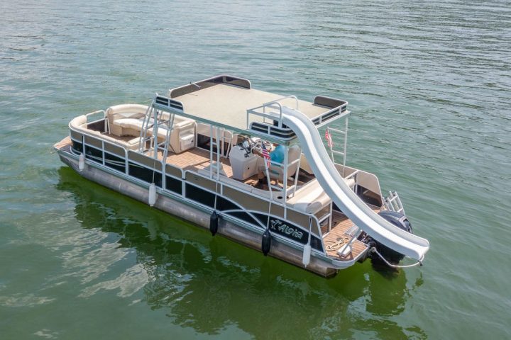a small boat in a body of water